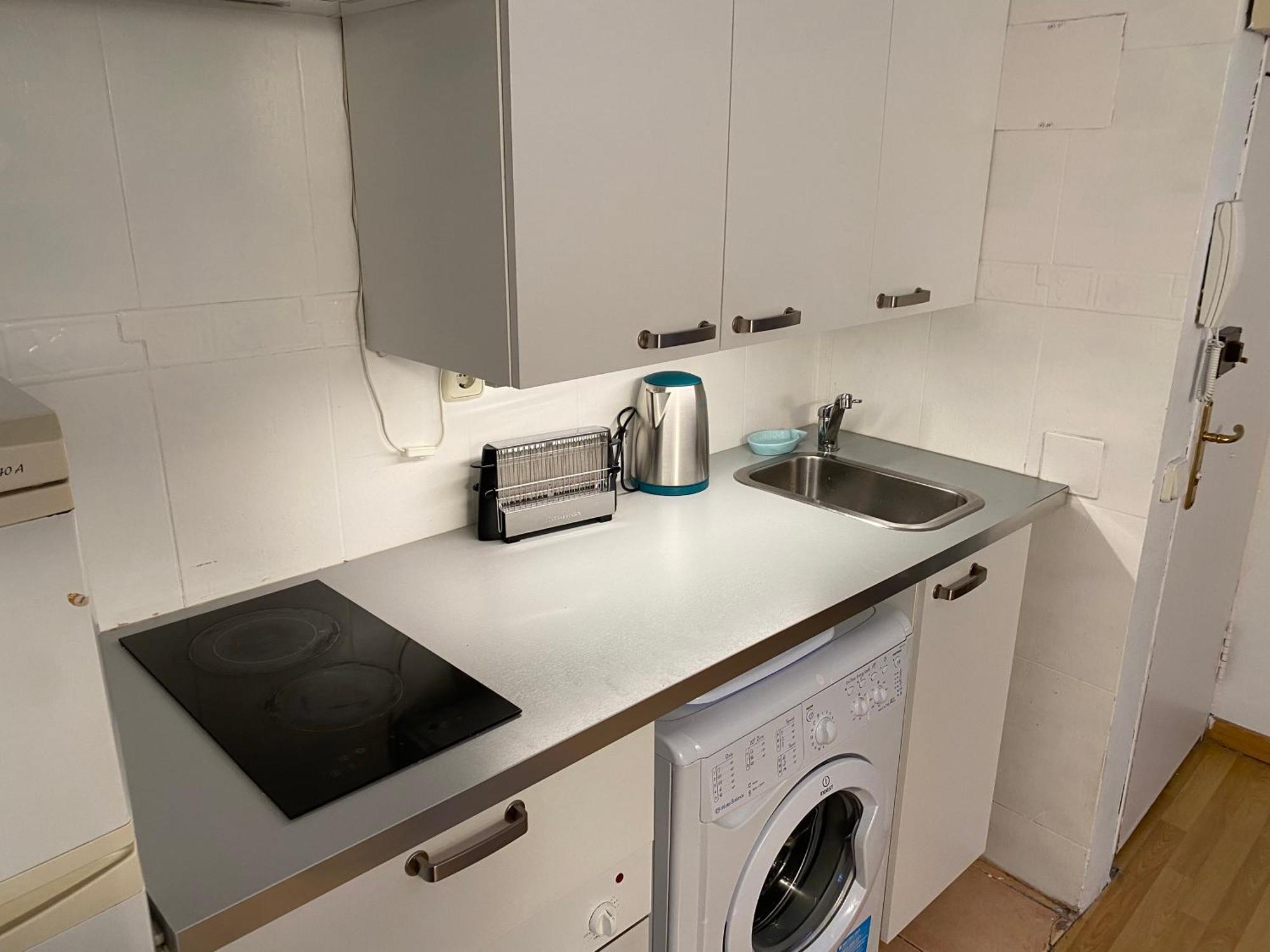 San Bernabe, Apartamento Para 2 En Las Vistillas Junto A Metro Puerta De Toledo Madrid Kültér fotó